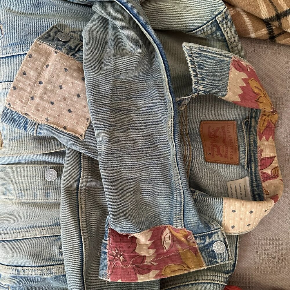 Levi Denim Jacket - image 6